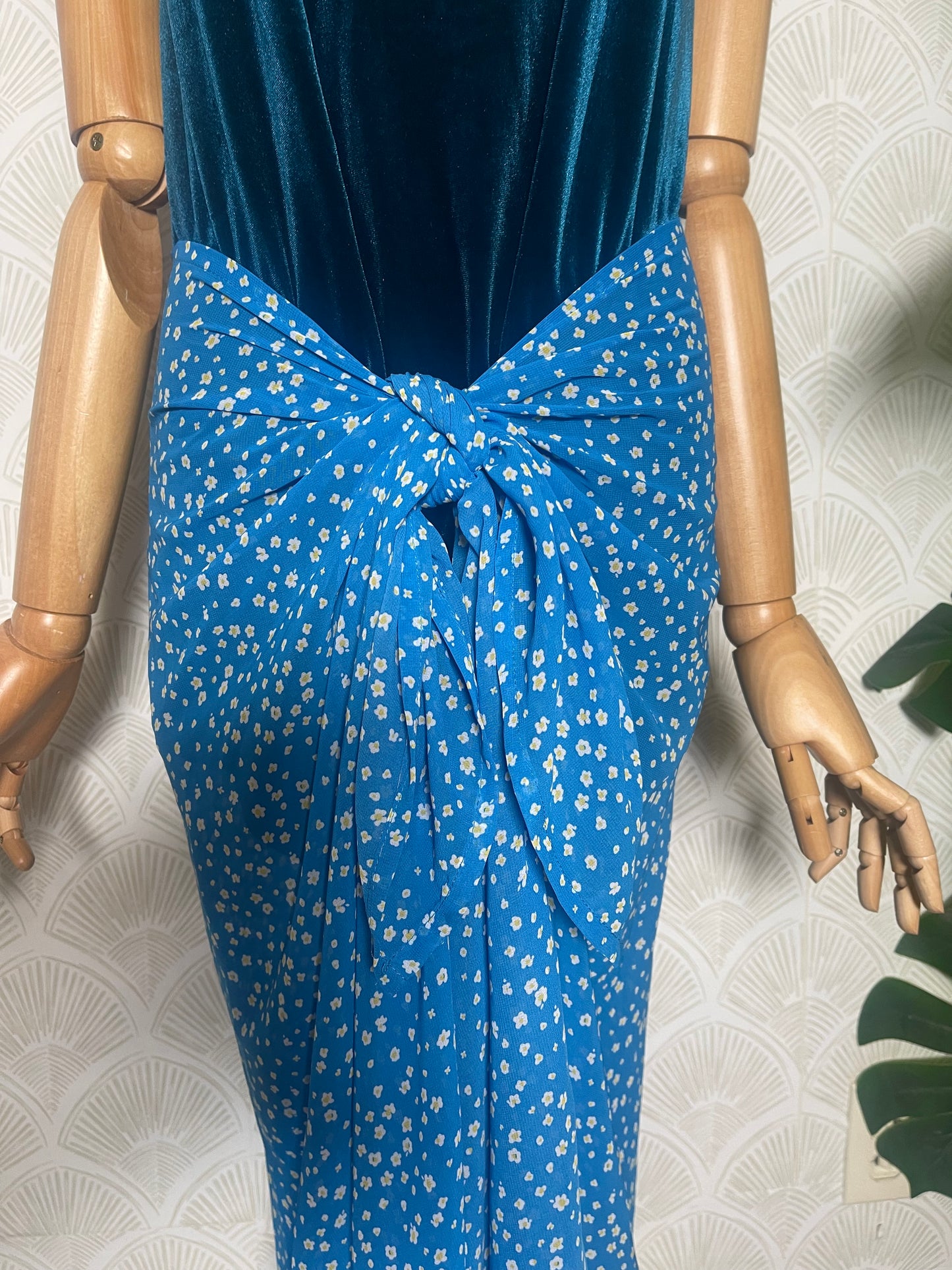 Electric Daisy Sarong Scarf