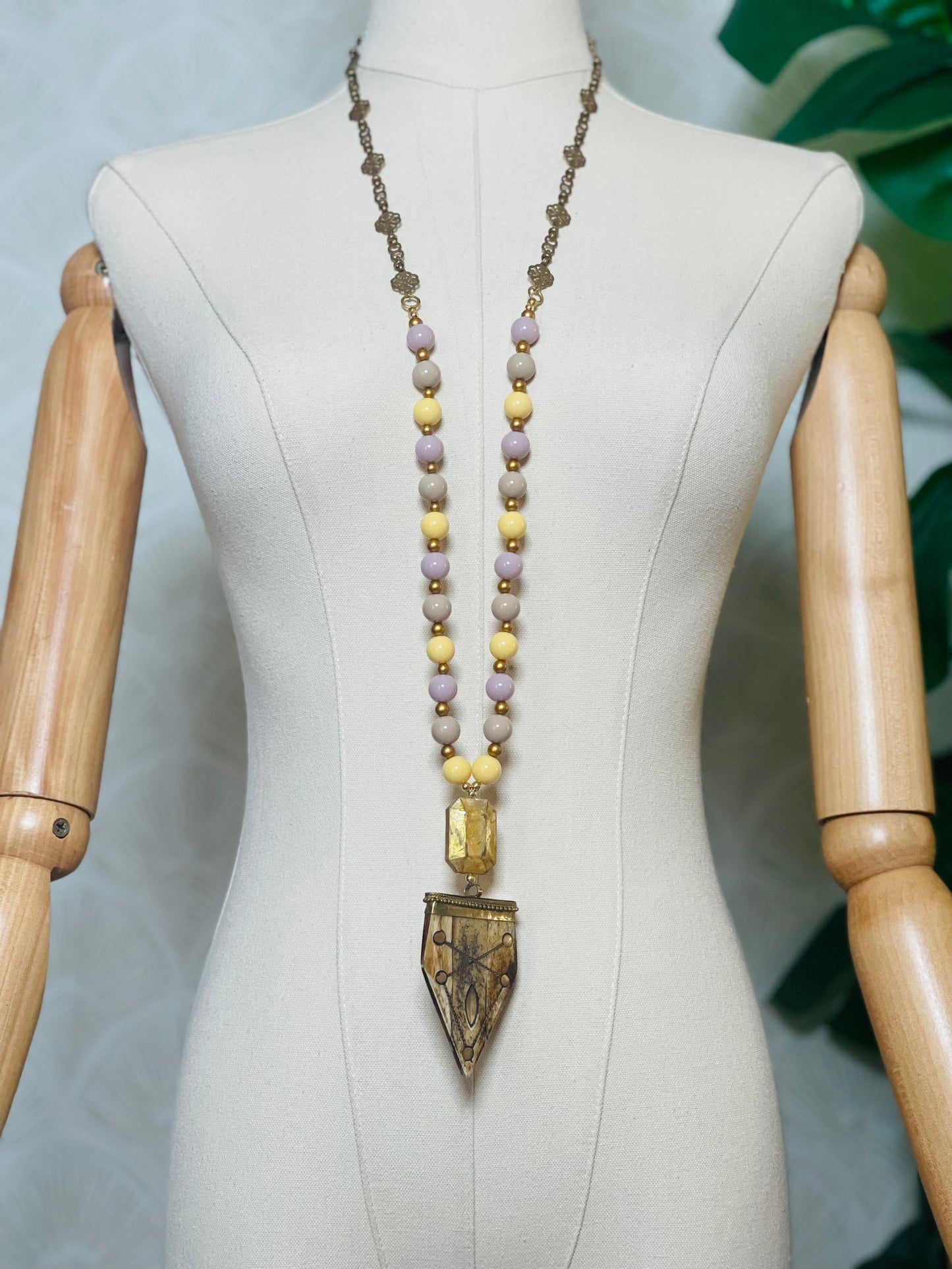 Brown Arrow Horn Necklace
